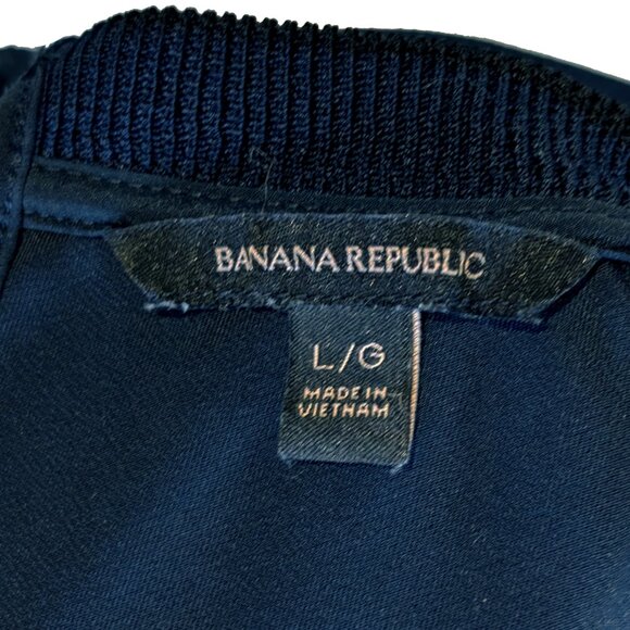 Banana Republic Navy Crepe Blouse Size Large - Picture 4 of 5